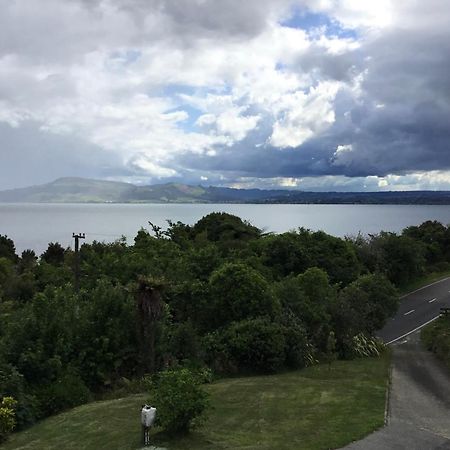 Spectacular Lake Views Bed & Breakfast Rotorua Exterior photo