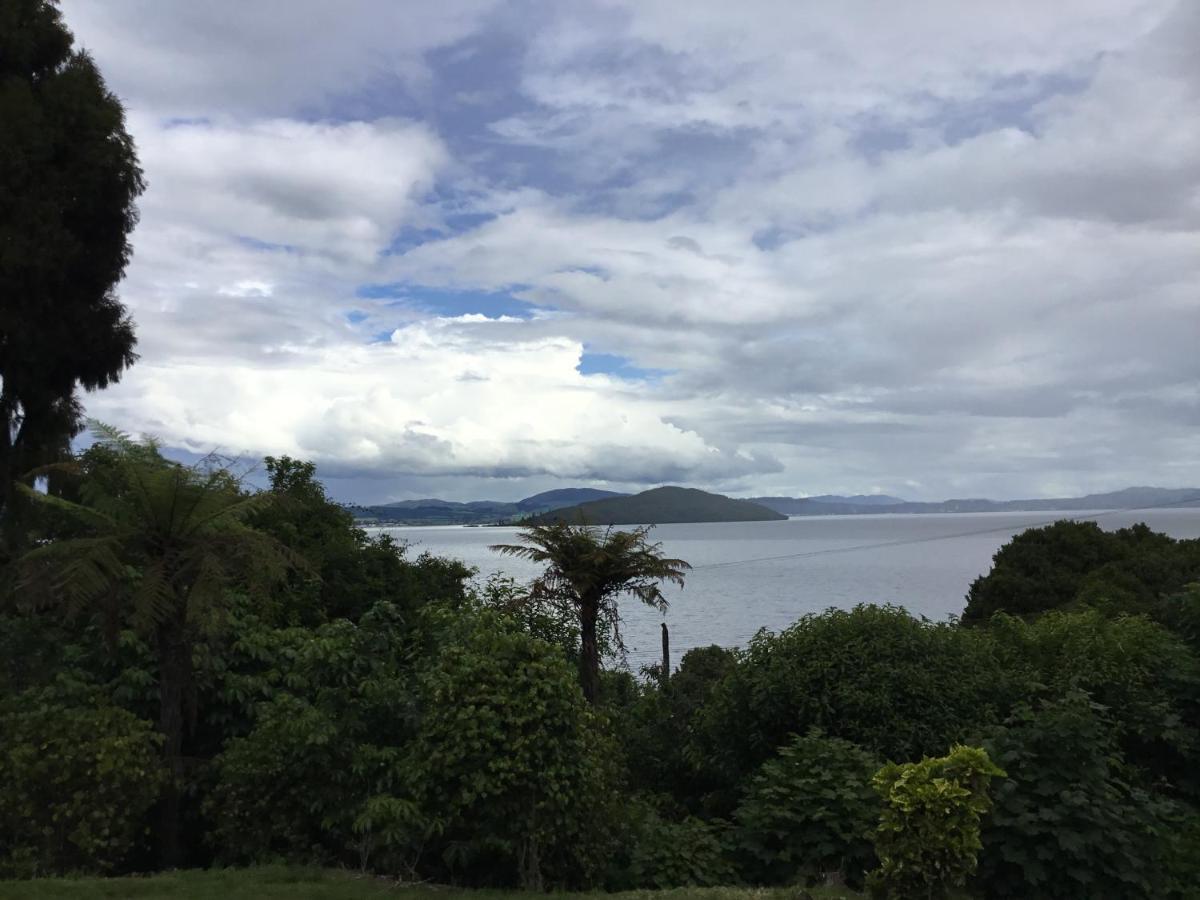 Spectacular Lake Views Bed & Breakfast Rotorua Exterior photo